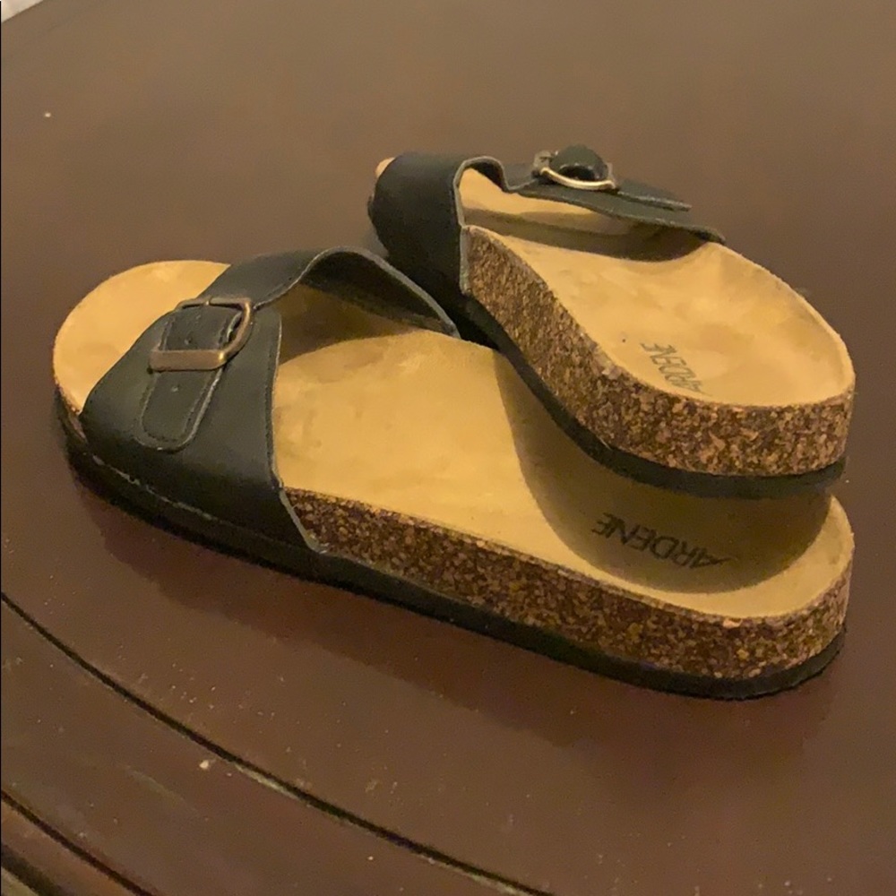 Sandals - Picture 2 of 4